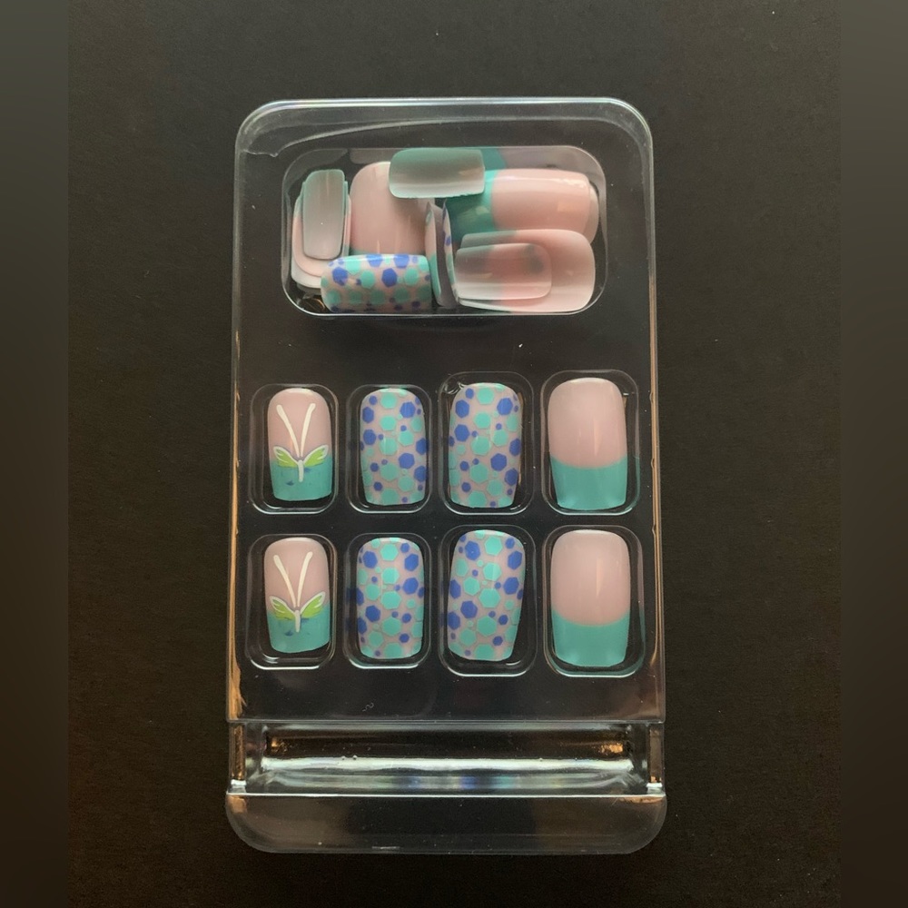 Summertime fun do it yourself press on nails